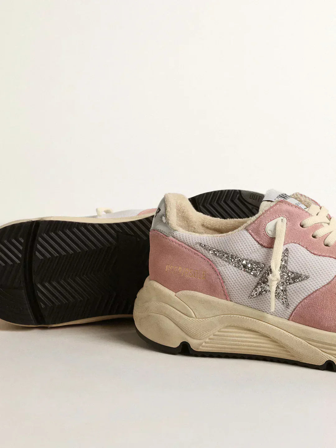 Running Sole pour femme en résille grise et daim avec étoile à paillettes argentées